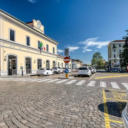 Angolo Di Corso Cavour - Ultimo Piano E Luminoso Pavia